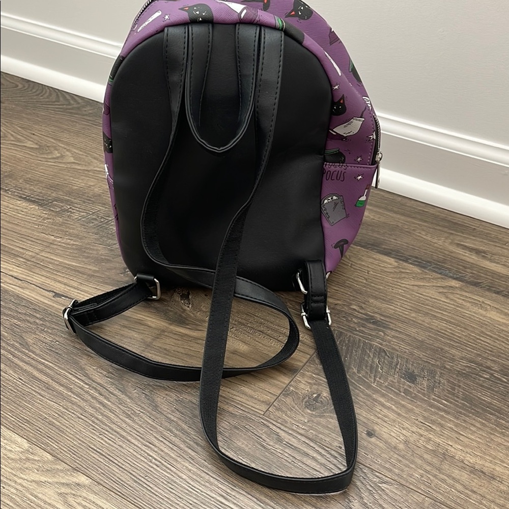 Disney Hocus Pocus Backpack - Picture 3 of 3